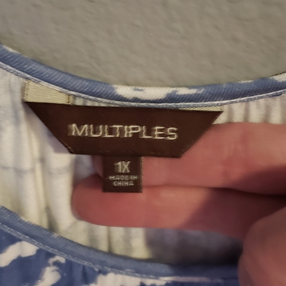 Boutique brand Multiples designer womans top. - Picture 2 of 3